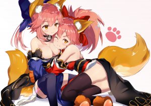 タマモキャット,キャス狐,Fate/EXTRA,Fate/GrandOrder,Fate系列,兽耳,露肩,铃,黑丝,脸红,露胸,cleavage,项圈,狐娘,手套,和服,巨乳,长发,one_eye_closed,粉发,马尾辫,缎带,白背景,黄色眼